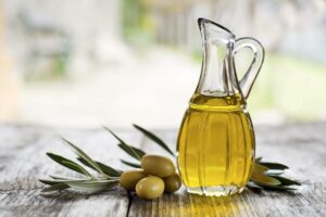 cook with healthy oils like olive oil for effective weight loss